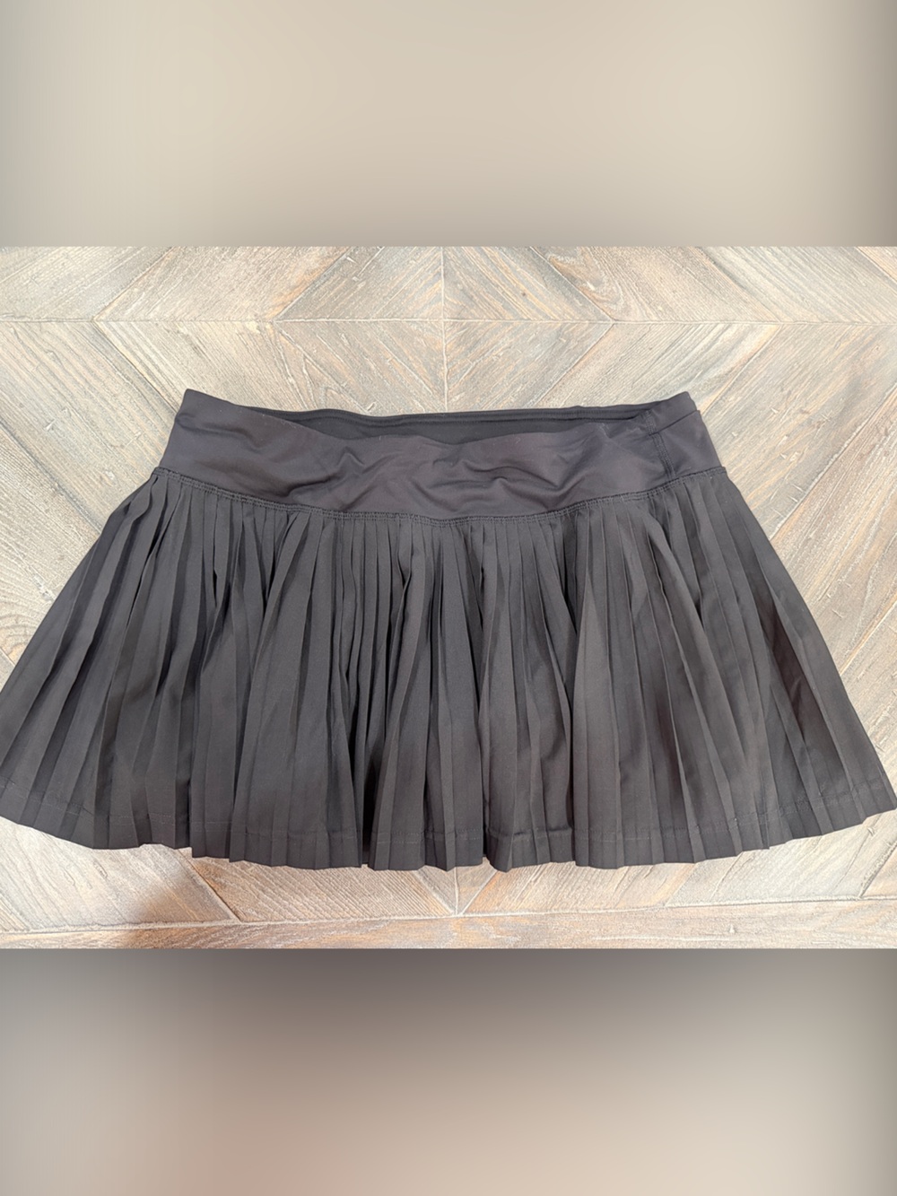 lululemon athletica Black Pleated skirt Size 10